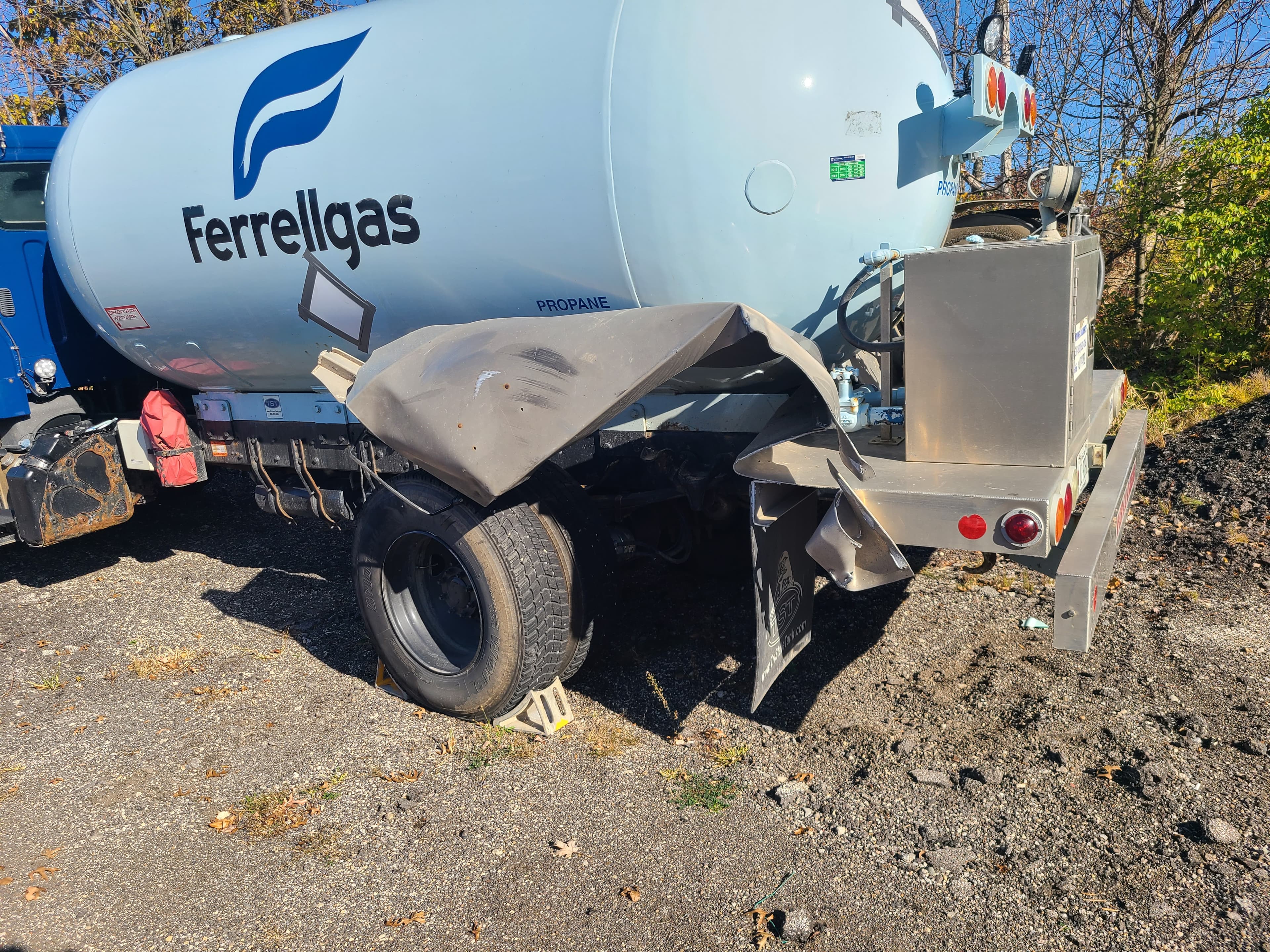 Damaged fender repair - before restoration